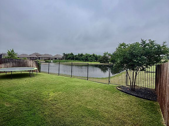 4th image of 4079 Ellinger Dr