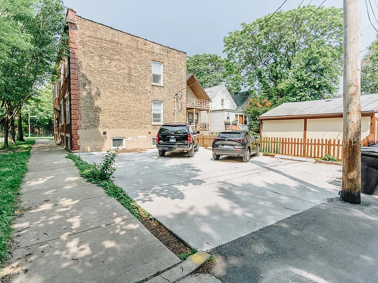 1752 W Catalpa Ave #2W — Photo 26