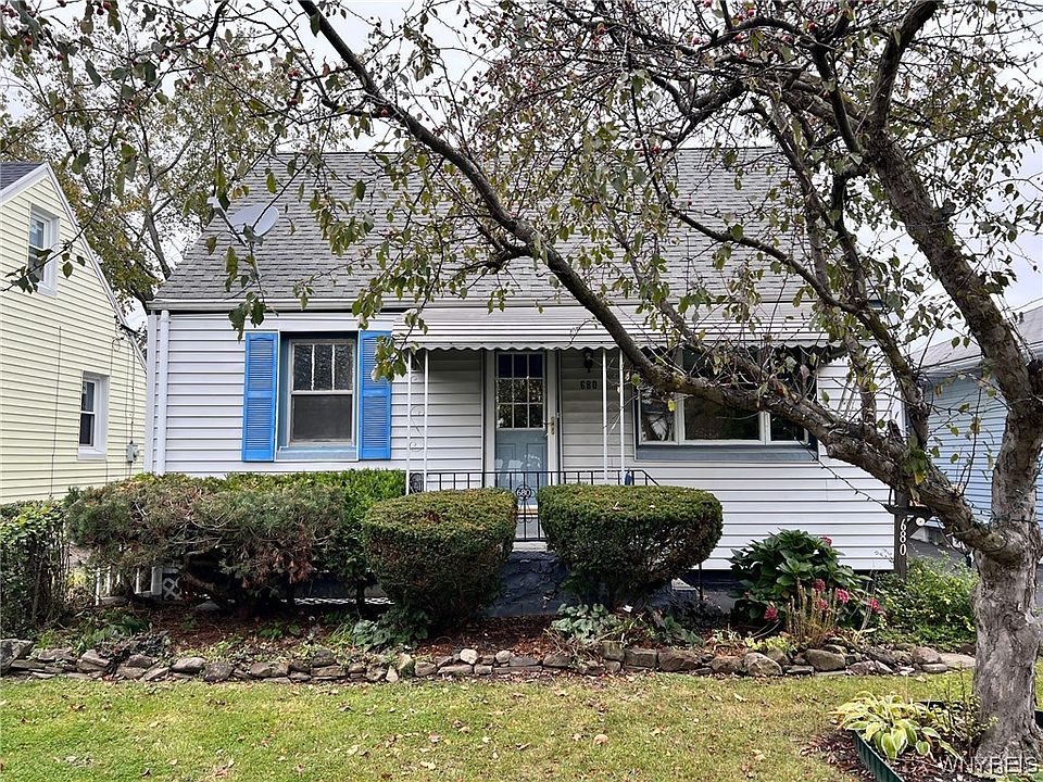 1st image of 680 Emerson Dr