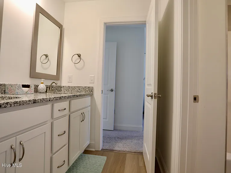 100 Falkirk Ct — Photo 26