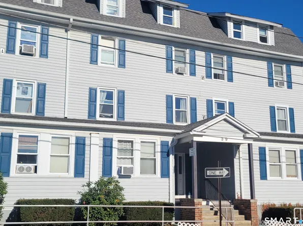 39 Park St APT 12, Thomaston, CT 06787
