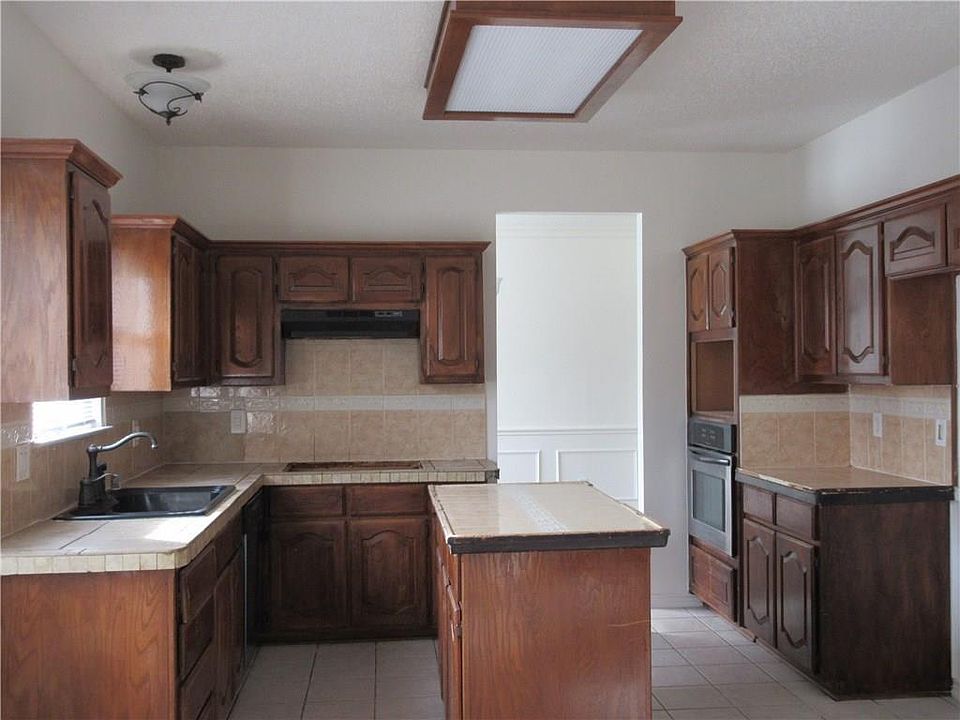 1st image of 1614 Laurel Springs Ct