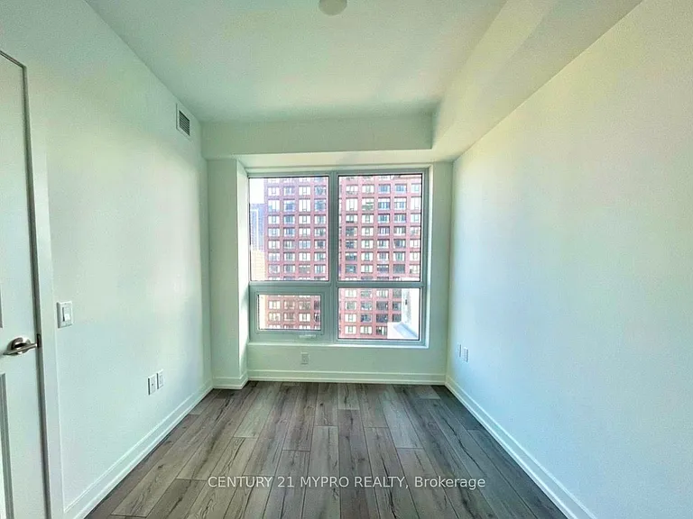 395 Bloor St E #2011 — Photo 11