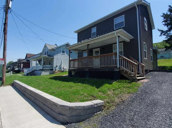 422 1st Ave, Burnham, PA 17009