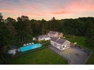 160 Cedar Rd, Fairfield, CT 06824