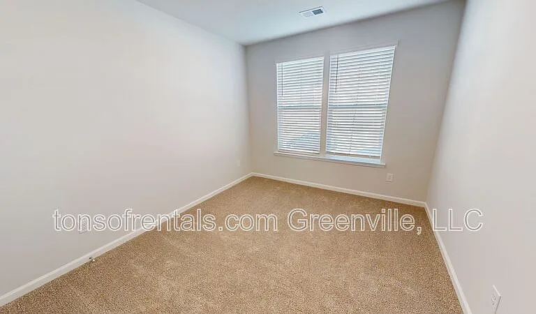 1109 Maridian St — Photo 7