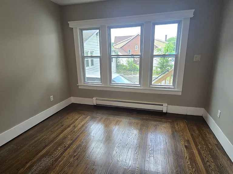 161 Wisner Ave #2L — Photo 2
