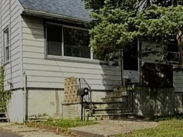 57 Rosewood Dr, Keyport, NJ 07735