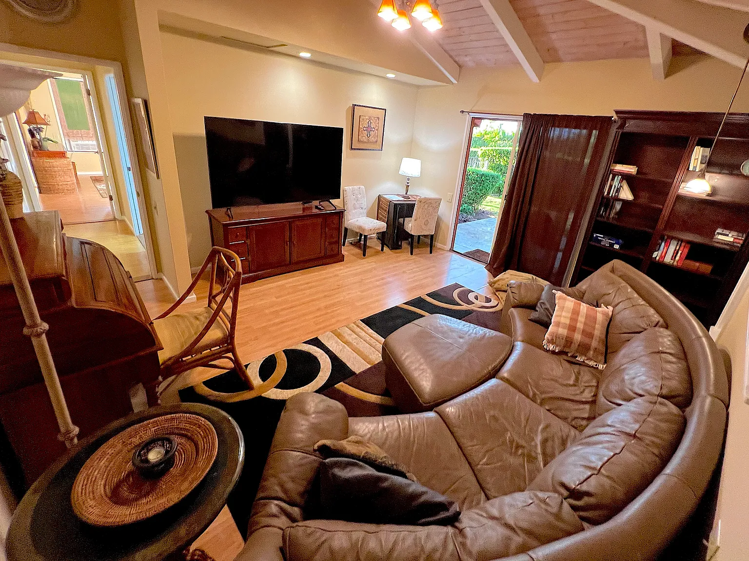 1 bed, 550 sqft, $2,500 — Photo 2