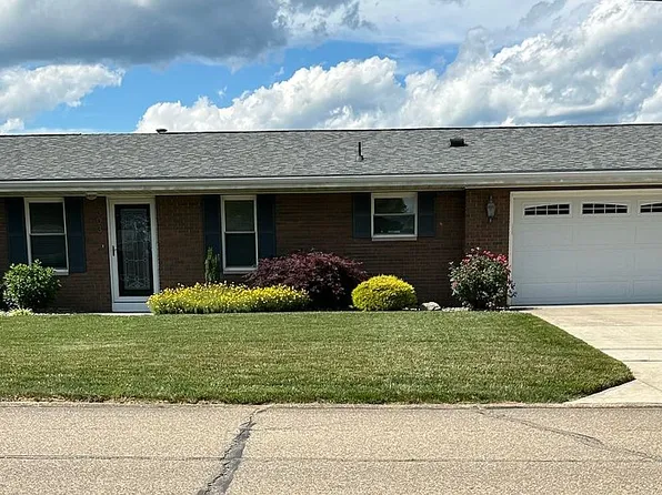 303 Pennock Dr, Beverly, OH 45715