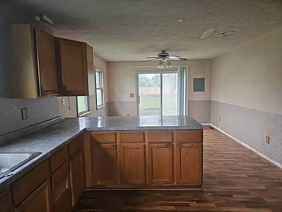 3rd image of 29 W Westway Dr