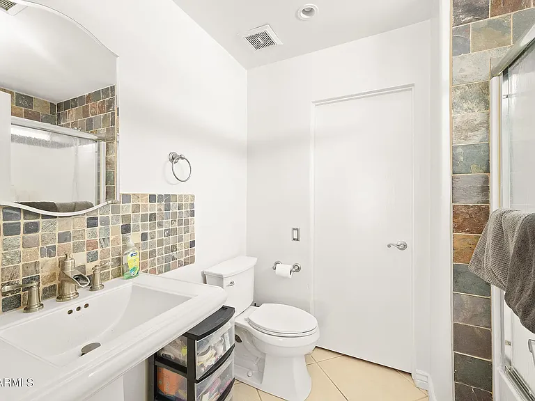 4040 N 14th Pl — Photo 11