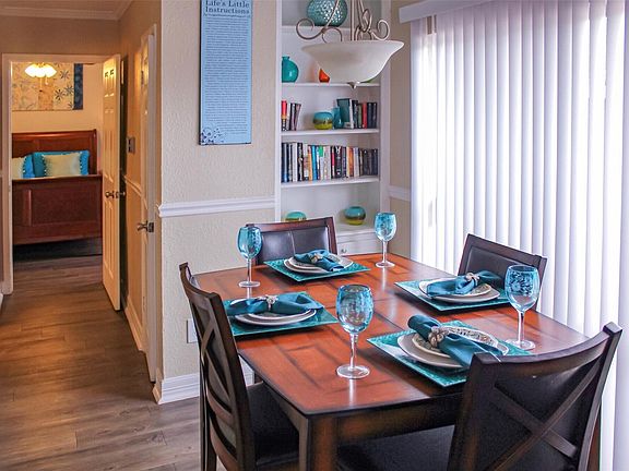 2nd image of 9407 Westheimer Rd #305