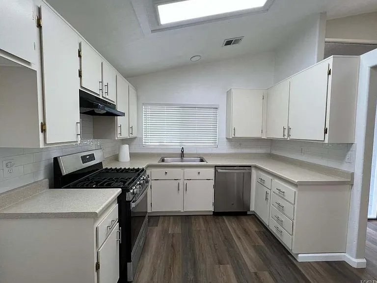 1116 Tempe Dr — Photo 7