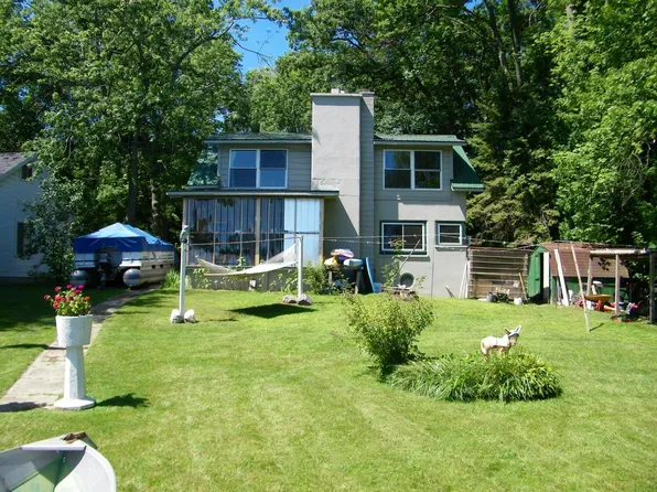 16876 Analon St NE, Sand Lake, MI 49343