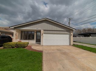 679 Escanaba Ave, Calumet City, IL