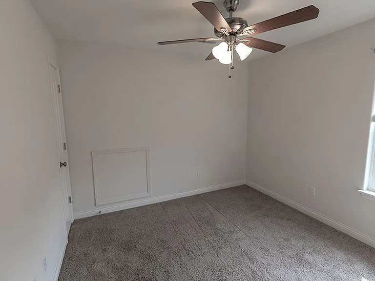 2807 Amberwood Ct — Photo 25