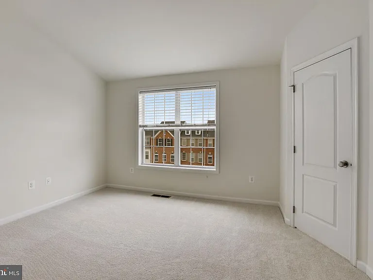 43140 Whelplehill Ter — Photo 10