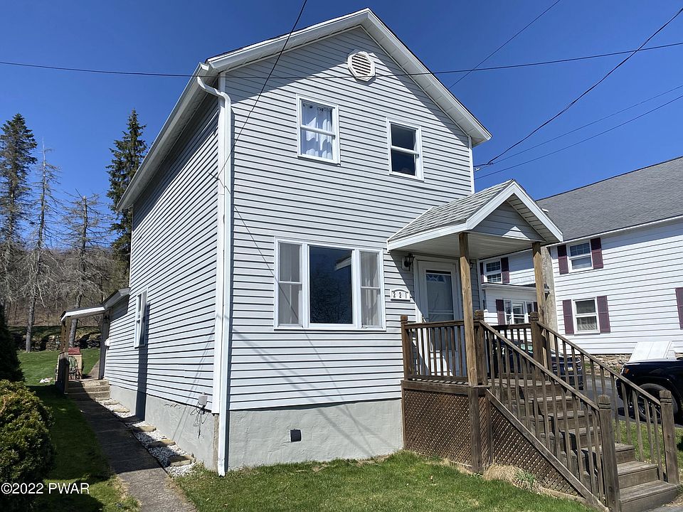 221 Main St, Forest City, PA 18421 Zillow