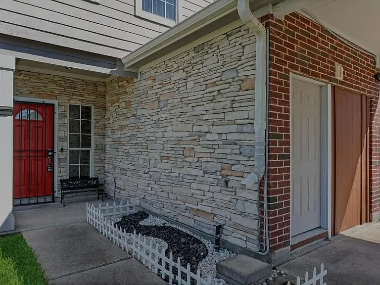 7902 Dyer St — Photo 5