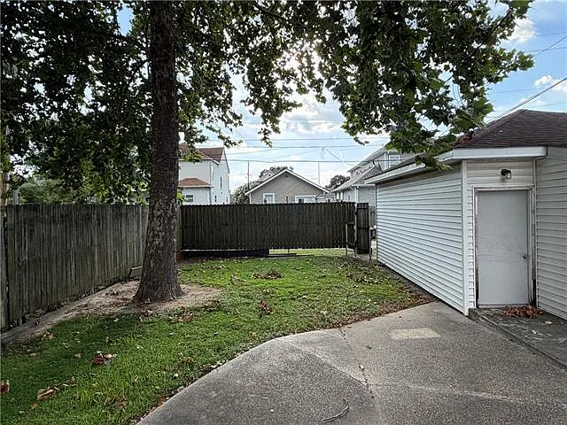 5910 Louis Xiv St — Photo 14