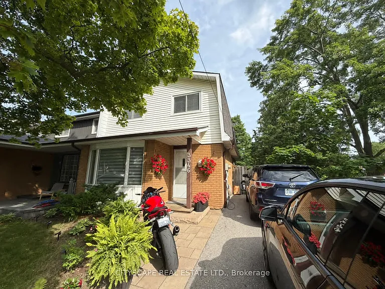 3346 Chokecherry Cres — Photo 1