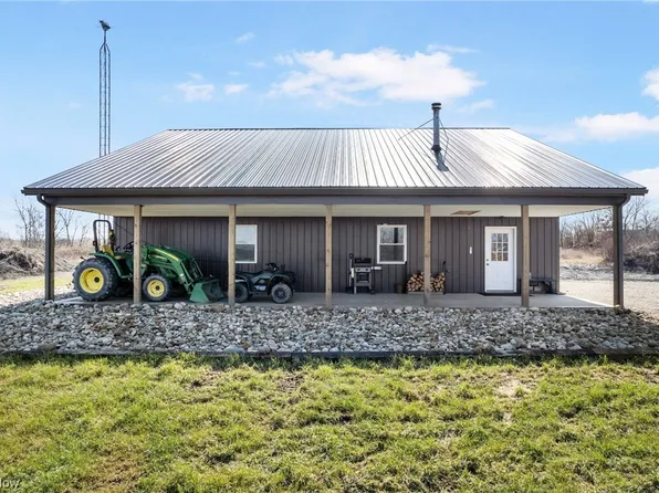 3191 New Cumberland Rd NE, Mineral City, OH 44656