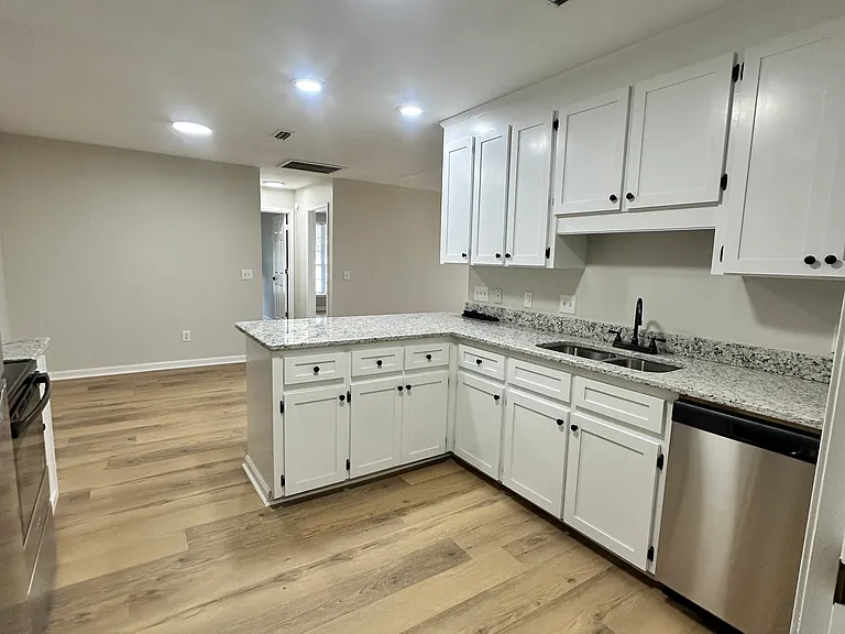 143 Radford Cir — Photo 5