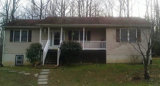 2nd image of 2210 Oak Tree Ln
