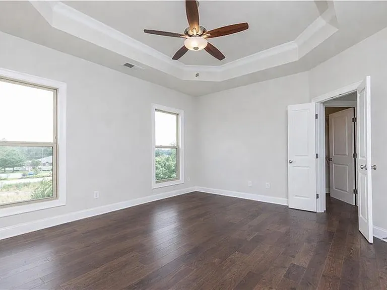 7826 Laurel Crest Dr — Photo 9