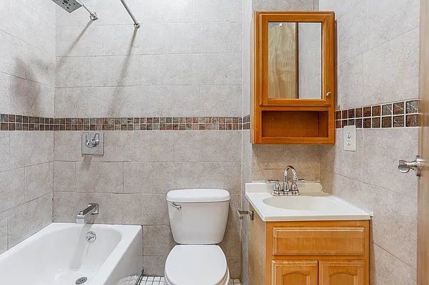 Rented by Pinn Realty | media 20