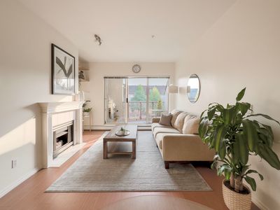 2109 Rowland St #302, Pt Coquitlam, BC, V3C6J4