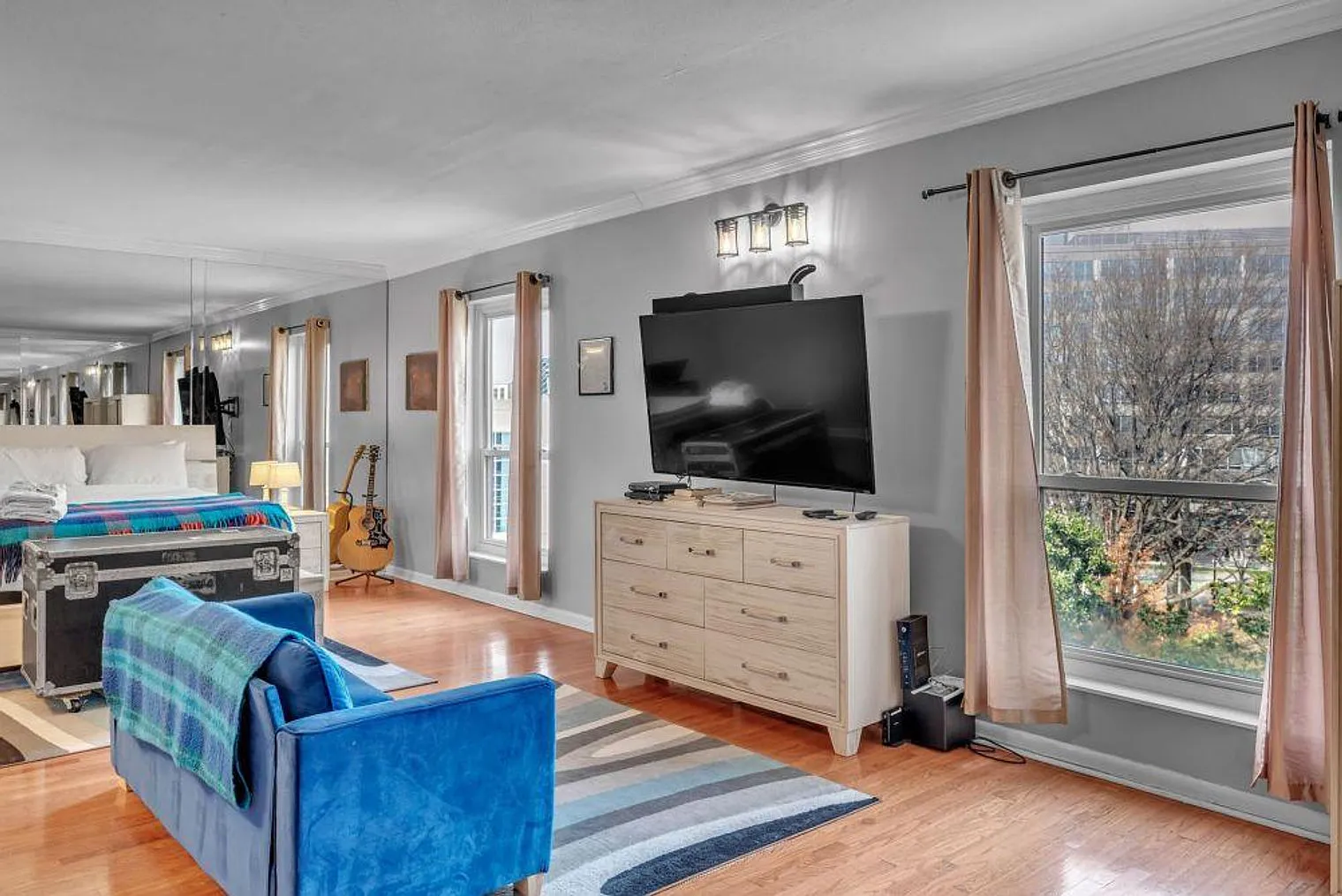 Studio, 1.0 bath, 742 sqft, $4,758 — Photo 2