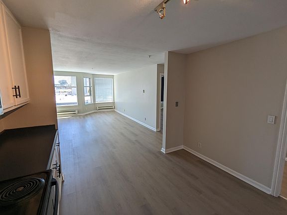 3rd image of 550 S Van Ness Ave APT 402