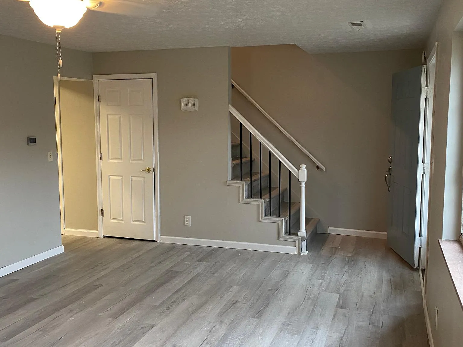 3 bed, 1.5 bath, 1392 sqft, $1,325 — Photo 4