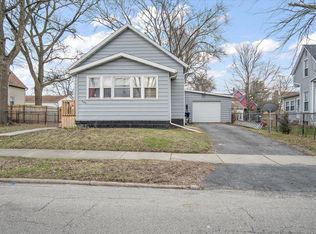 906 W Oakland Ave, Bloomington, IL 61701