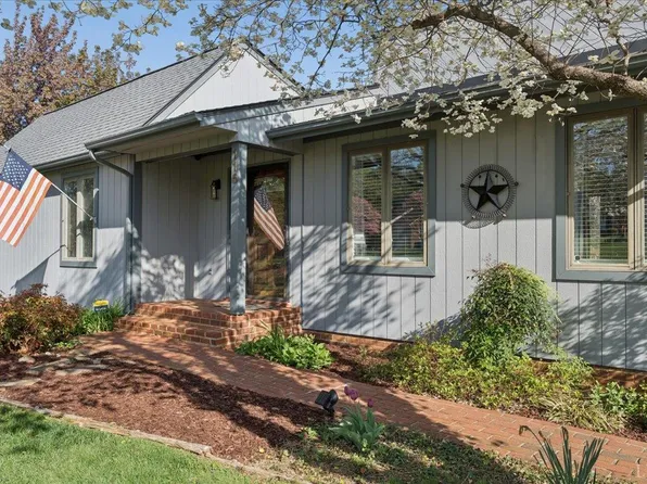 115 Lafayette Pl, Forest, VA 24551