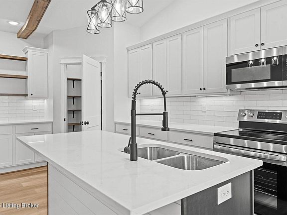 4th image of 36 Robert Allen Ln