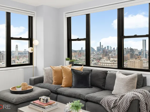 201 East 17th Street 32A image 2 of 8