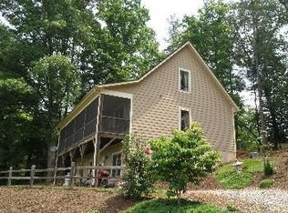 40 Joyhughes Ln, Leicester, NC 28748