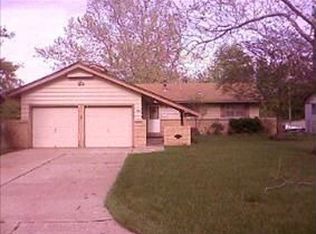 1306 N El Paso Dr, Derby, KS 67037
