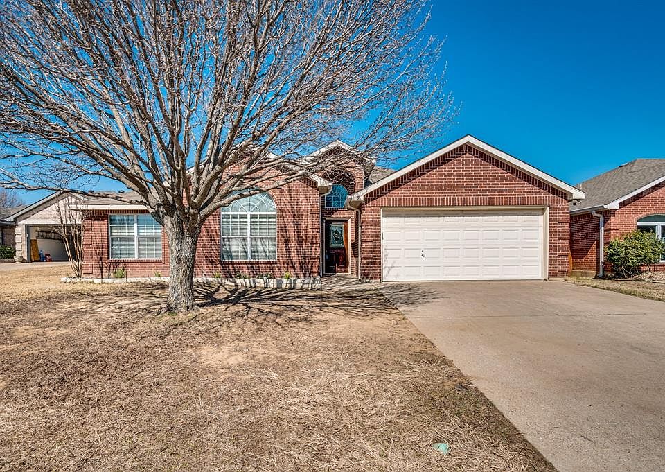 1st image of 5 Fern Oak Ct