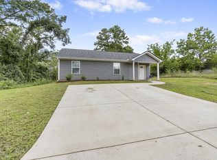 225 Walker Ave, Greenwood, SC 29649