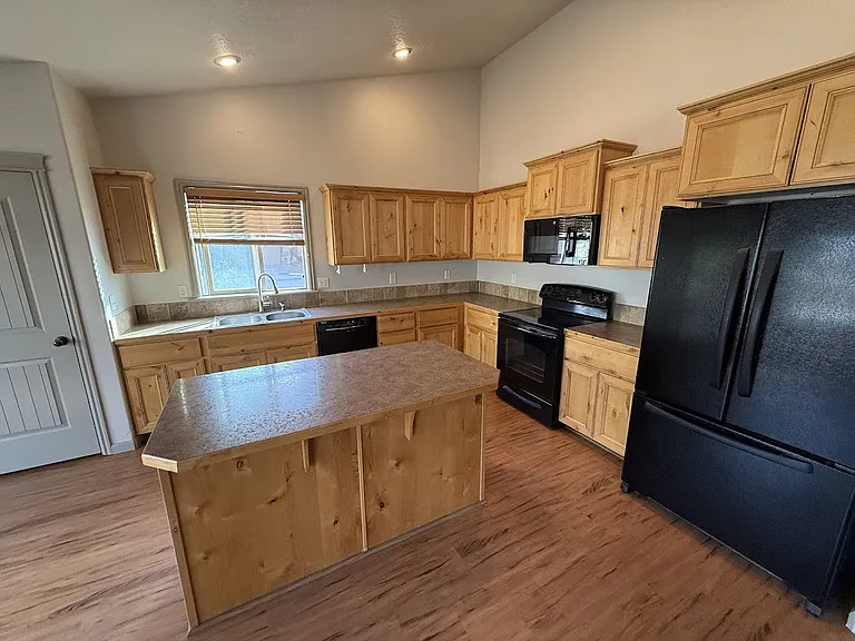 6028 S Red Crest Ave — Photo 15