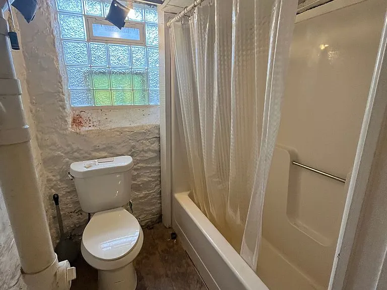 2215 Victor St — Photo 23