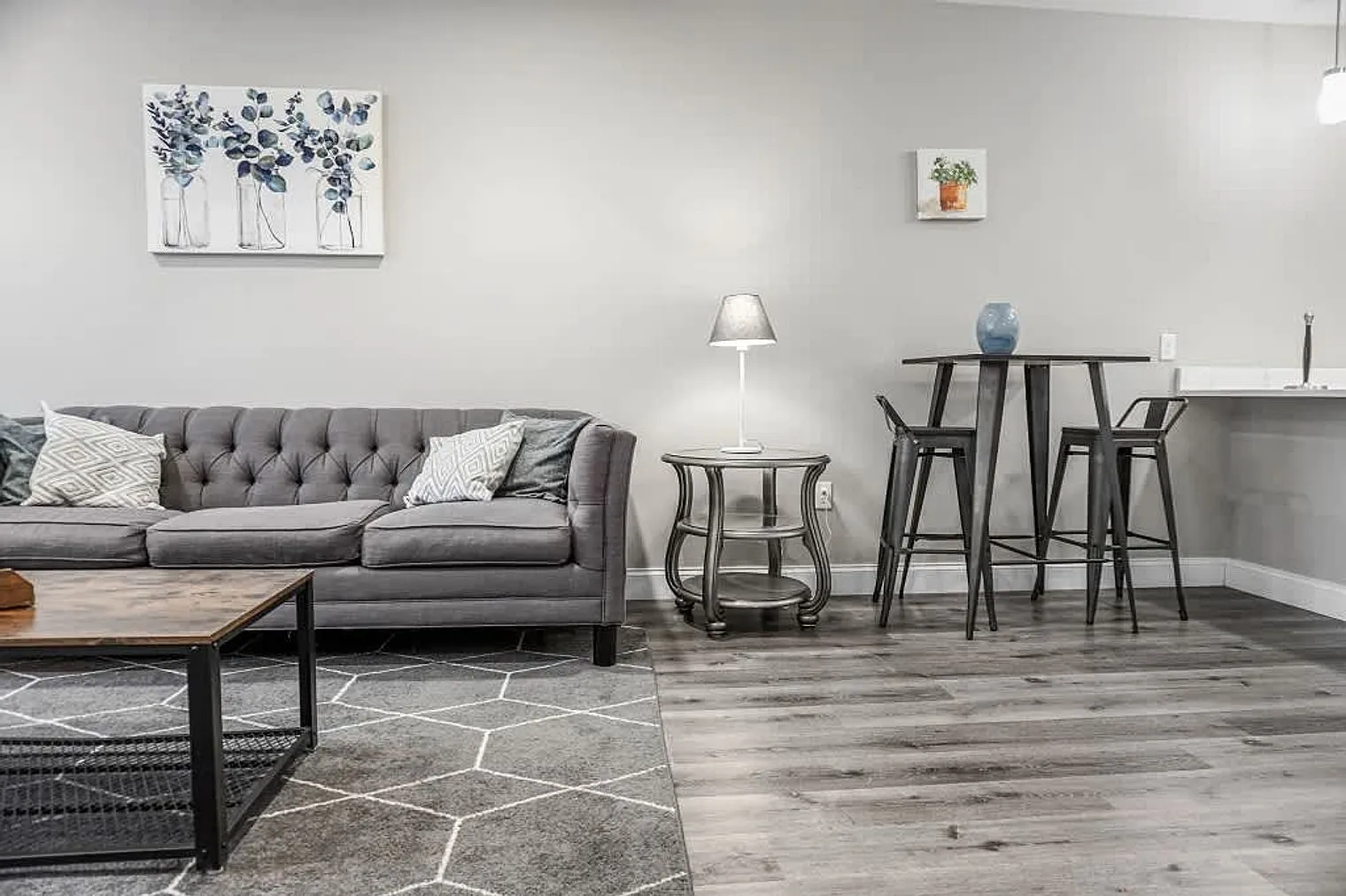 1 bed, 1.0 bath, 570 sqft, $3,490 — Photo 2