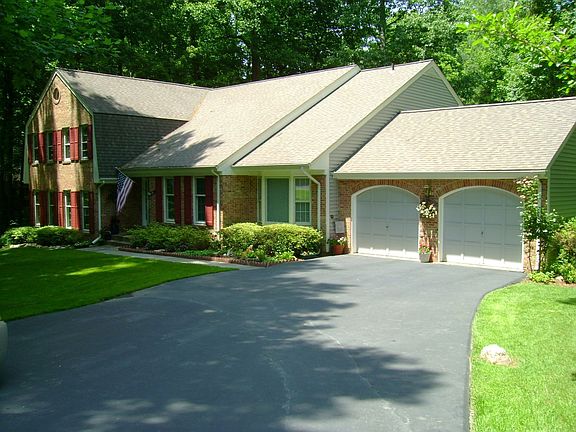 2nd image of 6100 Housatonic Ct