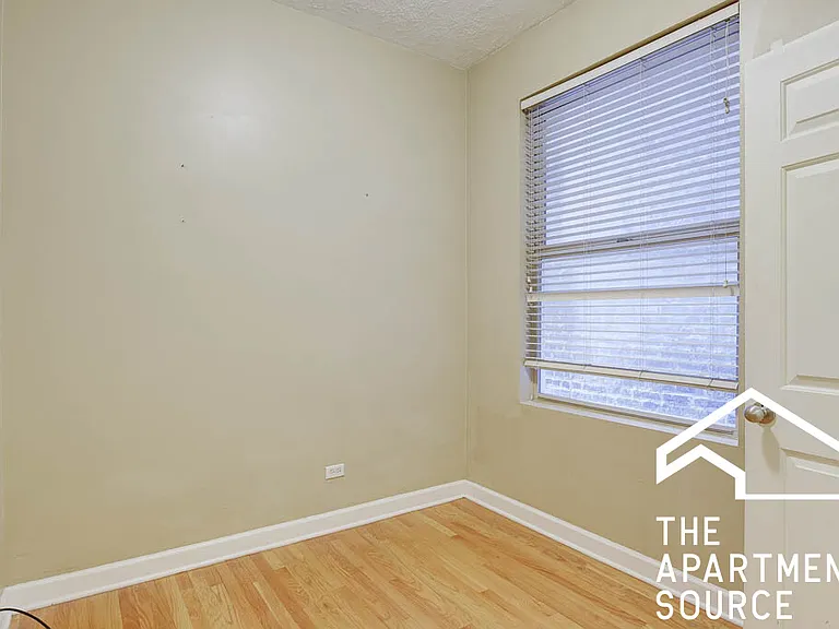 1627 W Grand Ave #1 — Photo 5