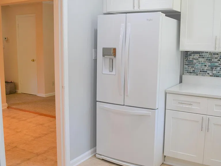 3809 Whispering Ln — Photo 4