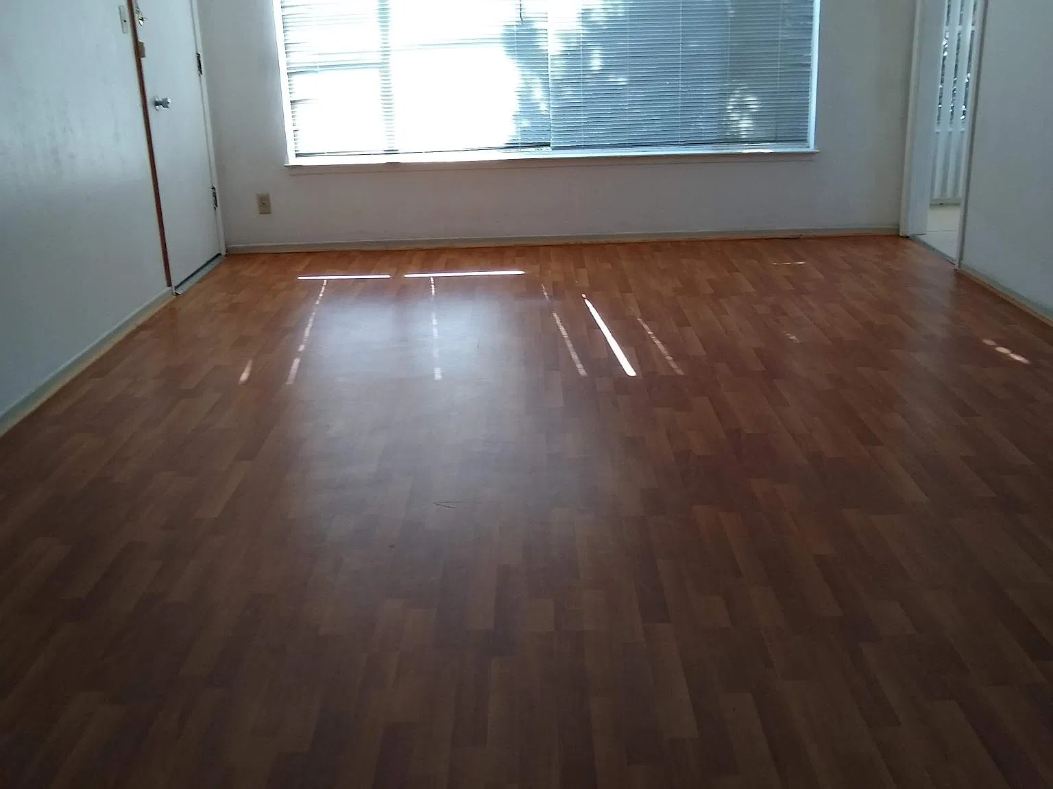 2 bed, 850 sqft, $3,200 — Photo 2